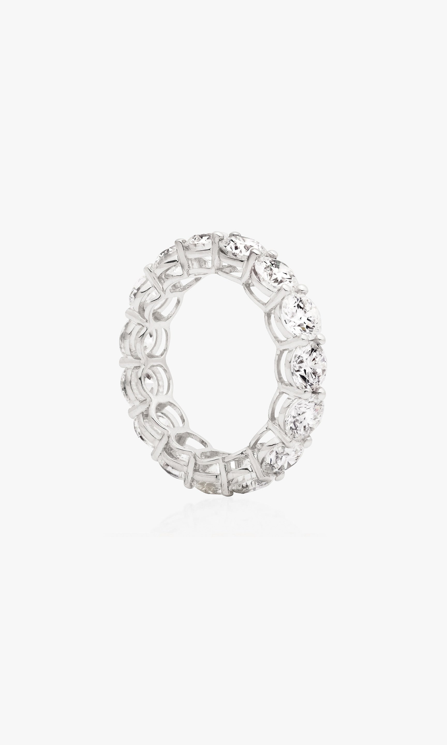 THE FOREVER ROUND CUT BAND 6.11 Carats