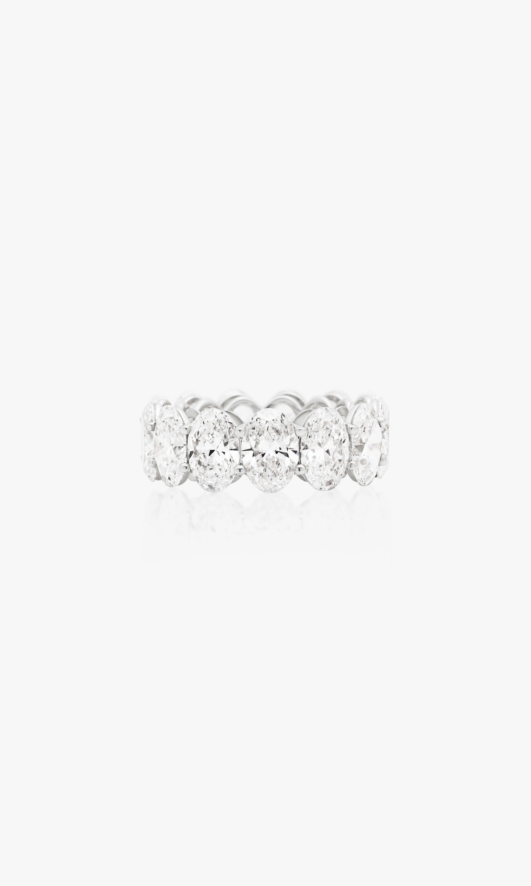 THE FOREVER OVAL CUT BAND 13.64 Carats