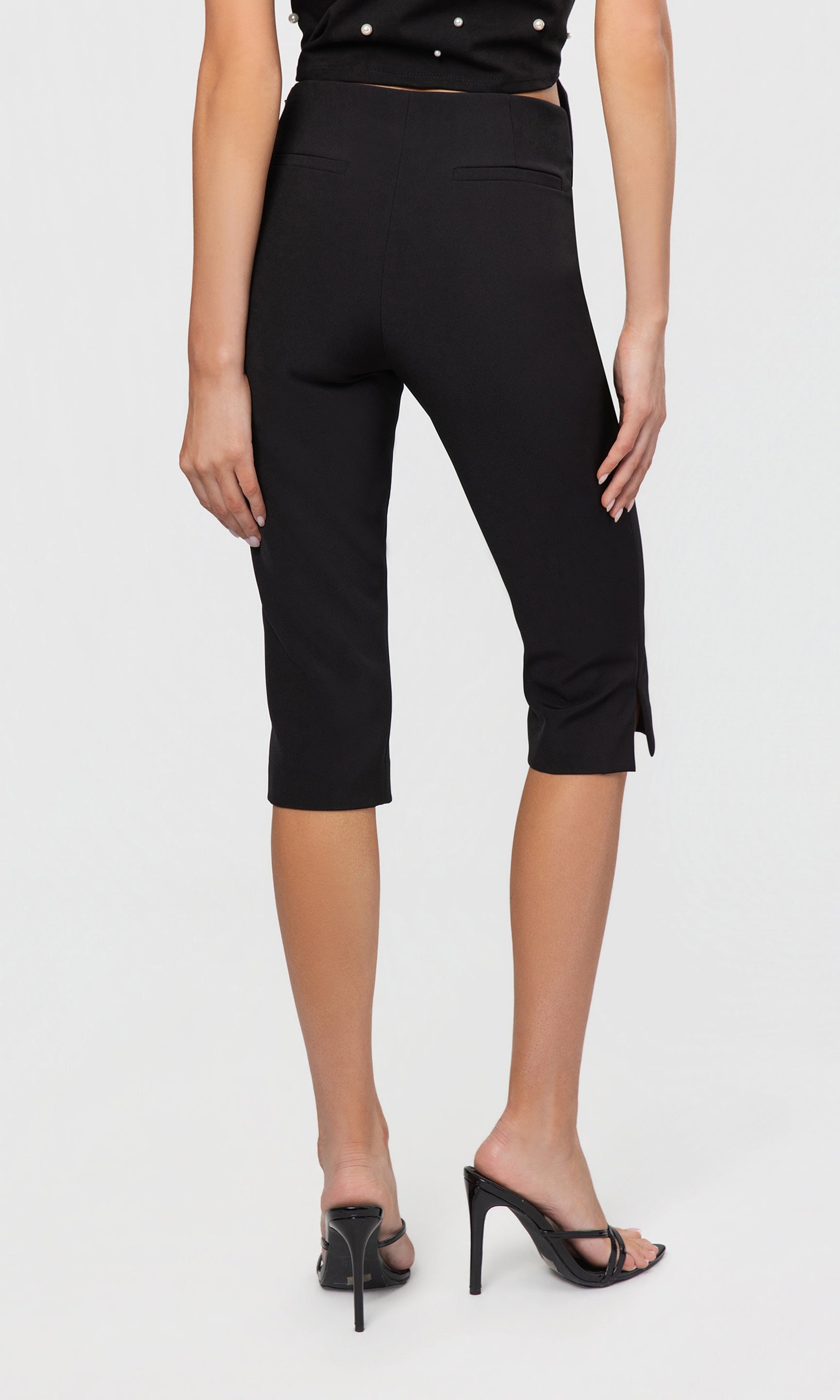 Rosina Crepe Capri Pants