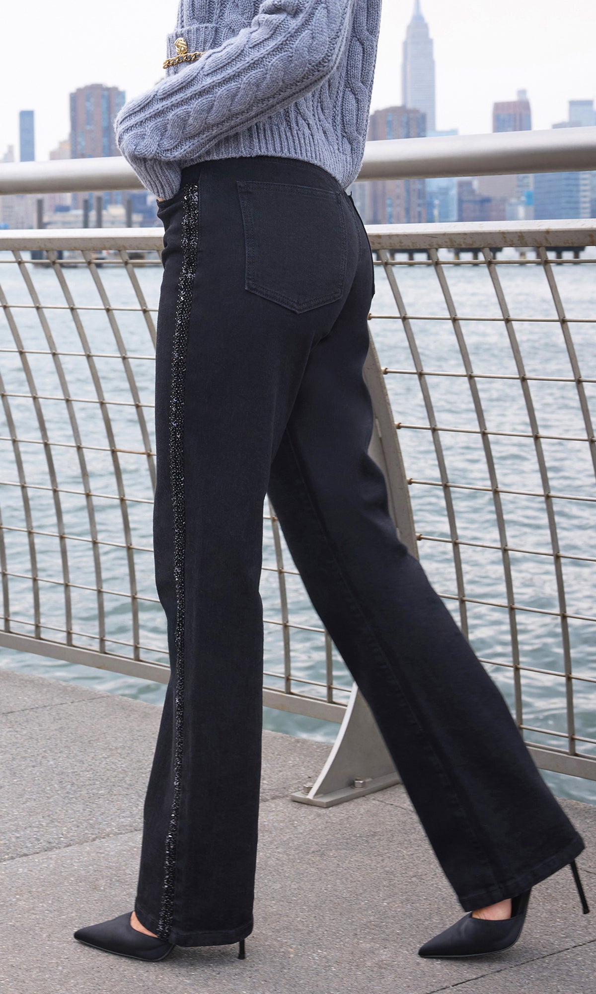 Hania Emb Jeans