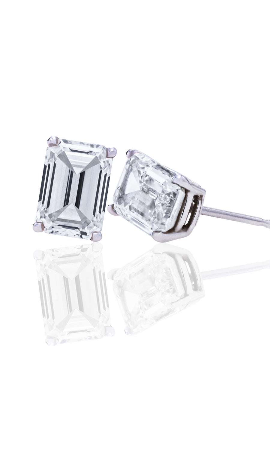 LE PREMIER AMOUR EMERALD CUT SINGLE STUD .23 Carat